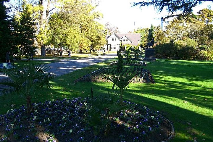 Lyttelton Cruise Excursions: Christchurch Sightseeing with Sheep Farm - Image 2