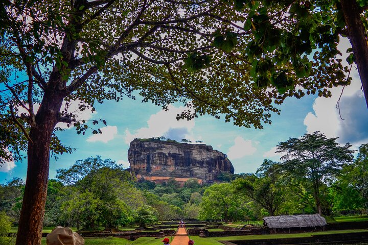 14-Day Private Tour in Sri Lanka - Image 1