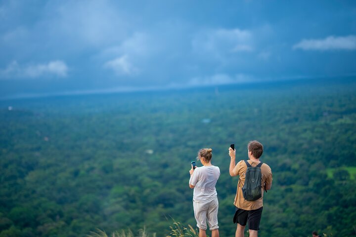 14 Days Sri Lanka ALL in One Classic Tour - Image 1