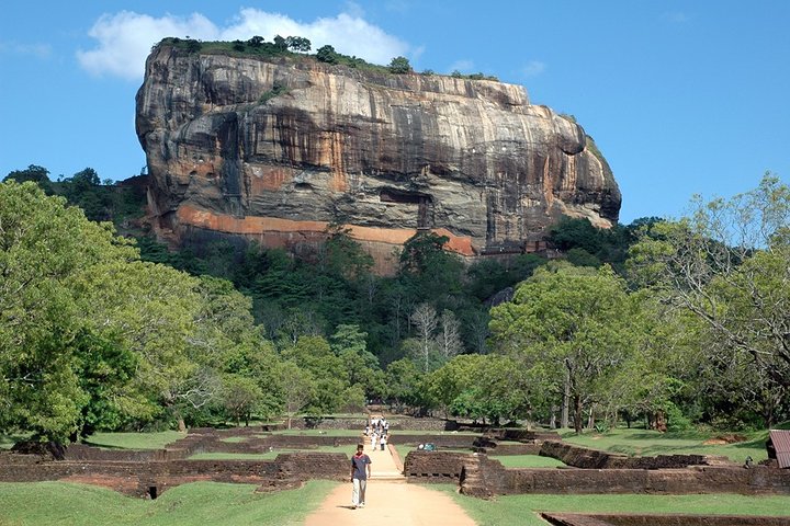 14-nights/15-days Sri Lanka round tour by Minivan - with Nilaveli Beach - Image 4