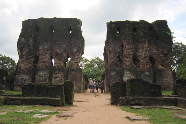4 Days Tour To Polonnaruwa Sigiriya Dambulla Kandy & Nuwara Eliya - Image 4