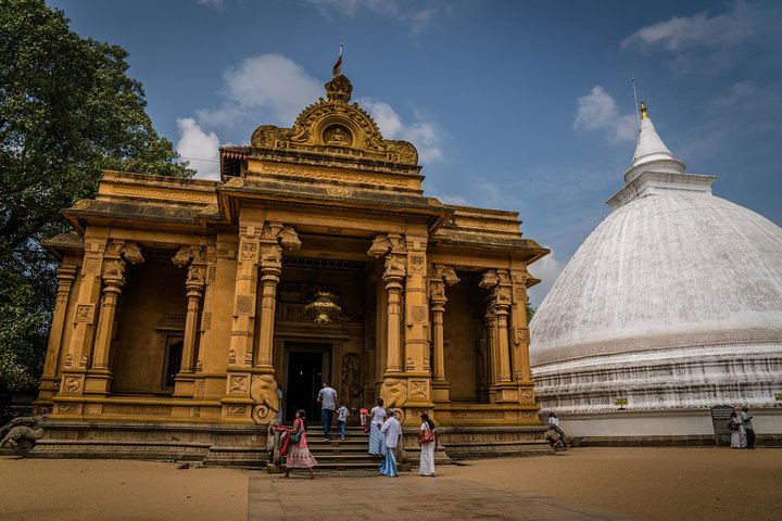 All inclusive - Historical Temple Trail of Colombo countryside by TukTuk - Image 1