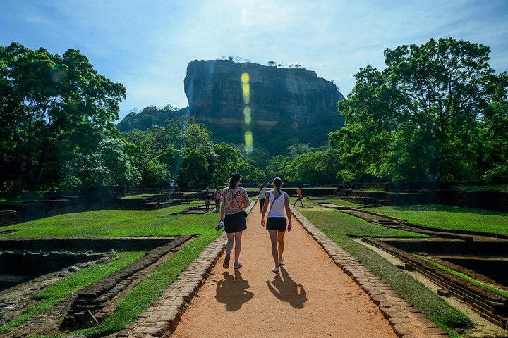 All-Inclusive Sigiriya Rock Fortress and Dambulla Cave Temples Private Day Trip - Image 1