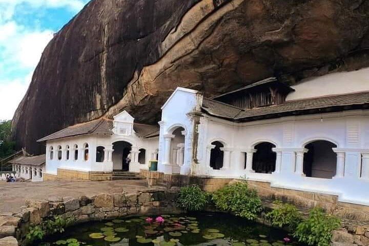 All Inclusive Sigiriya Rock Fortress & Dambulla Cave Temple Tour - Image 4