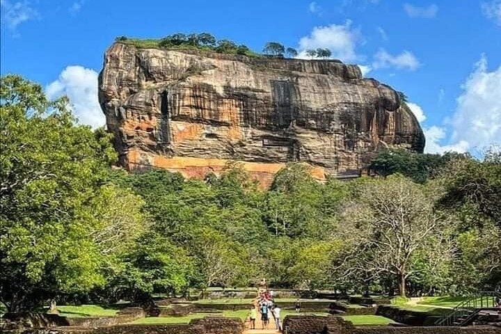 All Inclusive Sigiriya Rock Fortress & Dambulla Cave Temple Tour - Image 2