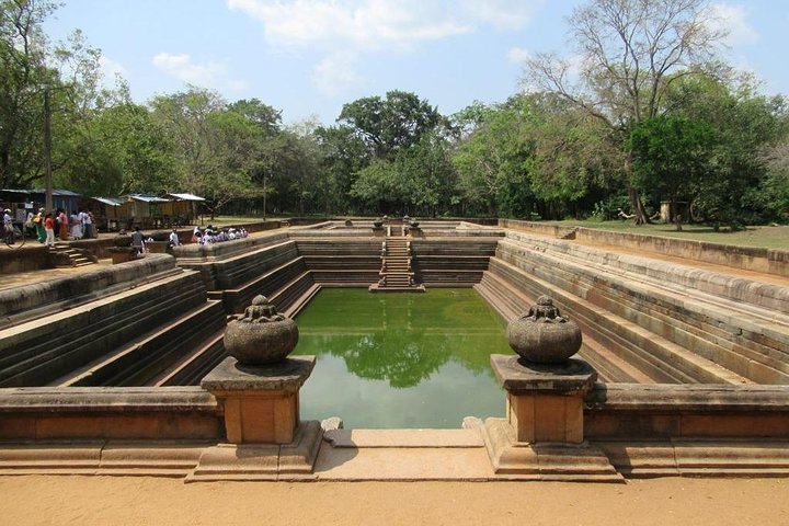 Anuradhapura And Aukana All Inclusive Day Tour From Negombo - Image 4