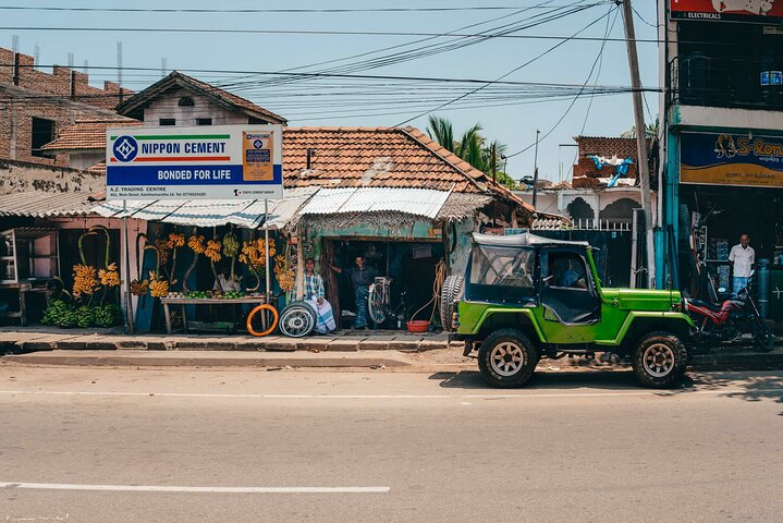 Colombo City Tour by War Jeep from Colombo Port - Image 4