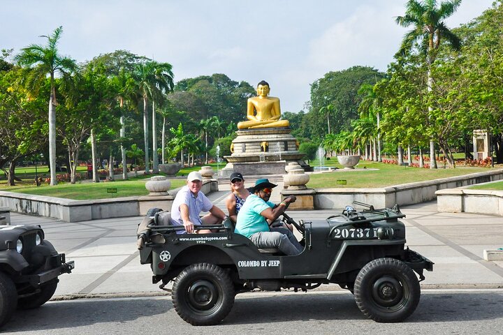 Colombo City Tour by War Jeep from Colombo Port - Image 3