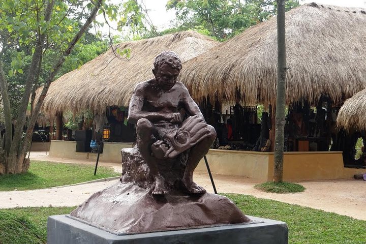 Colombo Sightseeing and Shopping Private Tour Including Lunch - Image 1