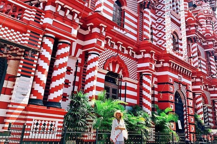 Colombo Sightseeing & Shopping - Image 1