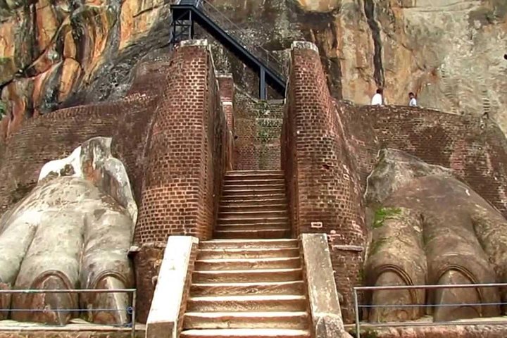 Colombo to Dambulla Sigiriya 02 Days Tour with Safari - Image 1