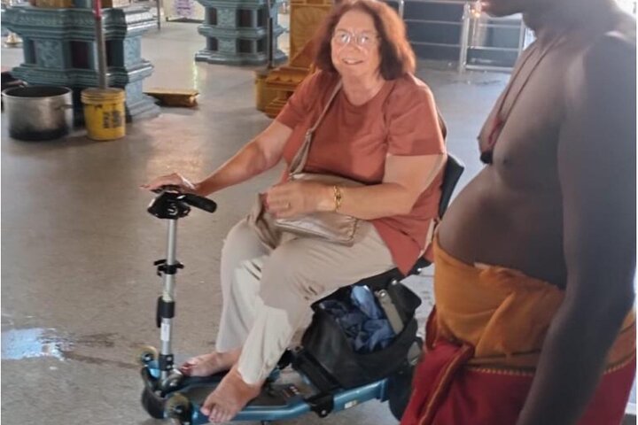 Cruise Passengers with Physical Challenges Explore Colombo by Car - Image 2