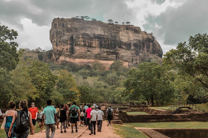 Lost in Ceylon (11 Days) - Image 4