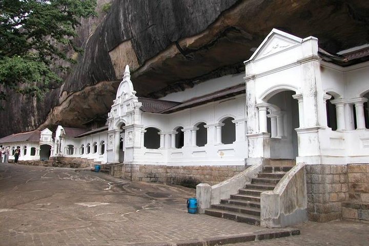 Private 3 Days Tour (Sigiriya, Kandy, Colombo) - Image 3
