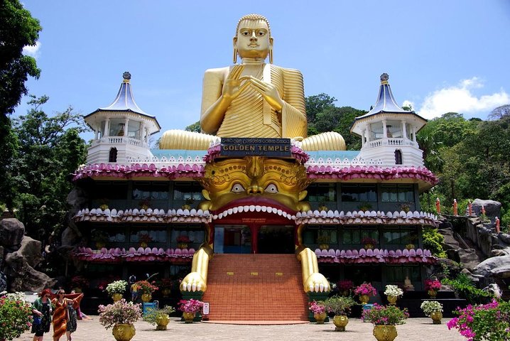 Private 3 Days Tour (Sigiriya, Kandy, Colombo) - Image 1