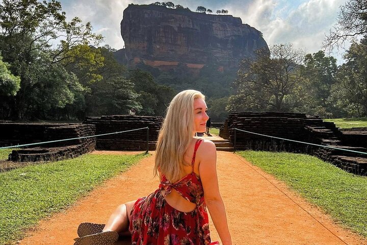 Private & Custom Tours in to Sri Lanka - Image 2