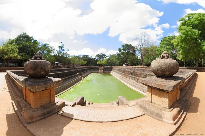 Private Day Tour Of Anuradhapura and Avukana From Colombo - Image 4
