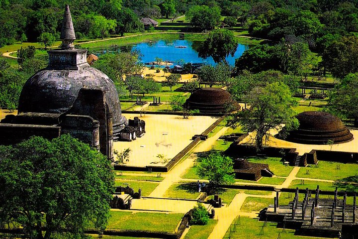 Private Day Tour Of Anuradhapura and Avukana From Colombo - Image 2