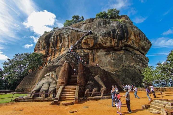 Private Day tour Sigiriya and Dambulla - Image 2