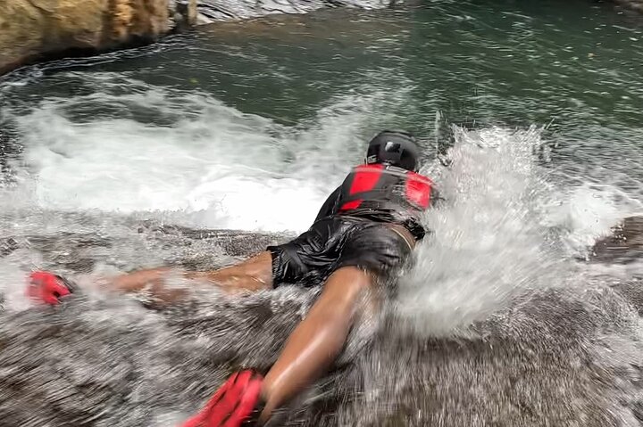 Private day trip kitulhala for water rafting and confidence jump - Image 4