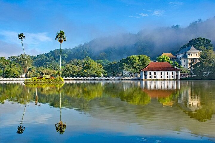 Private Multi-Day Outdoor Tour in Sri Lanka - Image 4