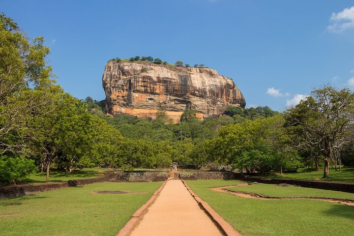 Private Multi-Day Outdoor Tour in Sri Lanka - Image 2