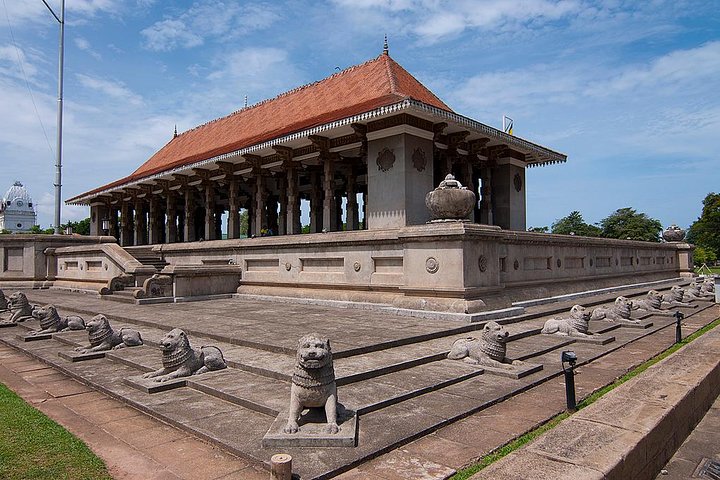 Private Tour of Colombo with Ajeet De Soyza - Image 2