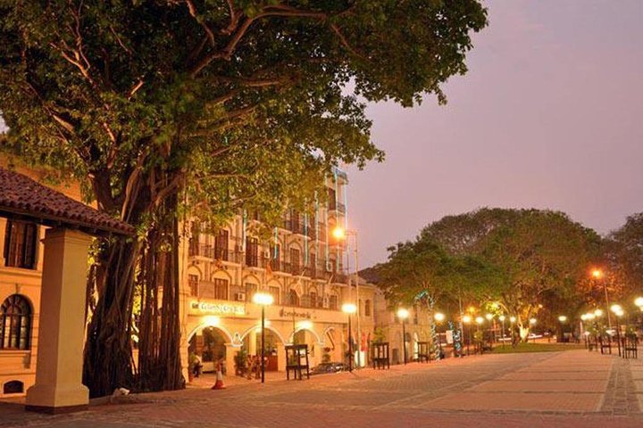 Shore Excursion Kelaniya Temple & Colombo city day trips - Image 1