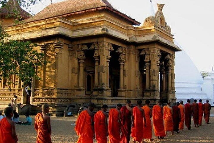 Shore Excursions Colombo Port Passenger Terminal -Kalaniya Temple - Image 1
