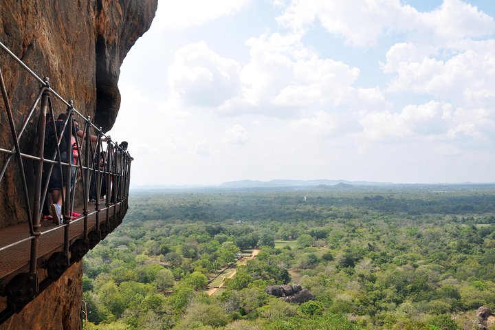 Sigiriya and Minneriya from Colombo (2 Days) - Image 5
