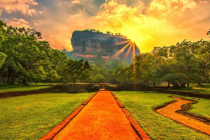 Sigiriya dambulla Full-Day Tour from colombo - Image 1