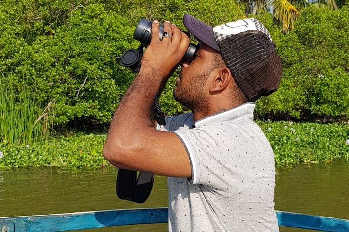 Sri Lankan Tourist Driver with great local )knowledge all over the country!  - Image 1