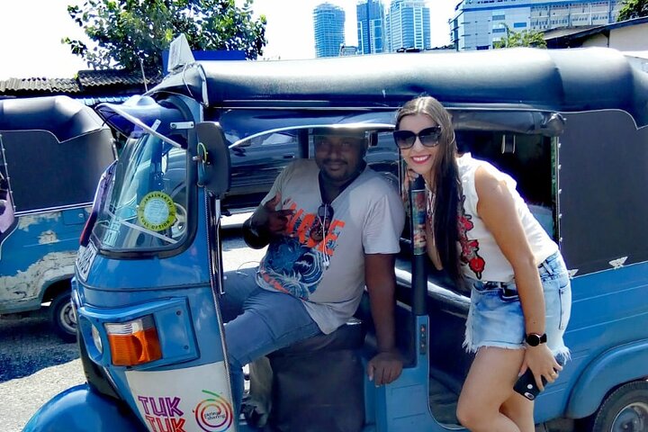 Tuk Tuk Private Safari Tour Exploring Sri Lanka's Capital Colombo - Image 4