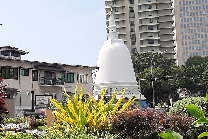 Tuk Tuk Tour to Colombo City from Colombo Port Passenger Terminal - Image 3