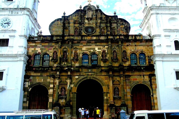 Cruiseline Excursion Colon: Panama City tour and Miraflores Locks - Image 5
