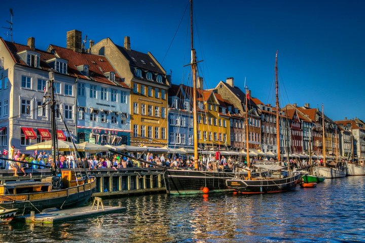 Private Shore Excursion: Copenhagen walking tour - Image 1