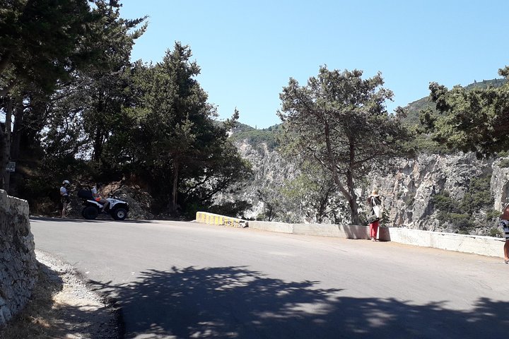 Corfu private tour to Paleokastritsa and Lakones - Image 2