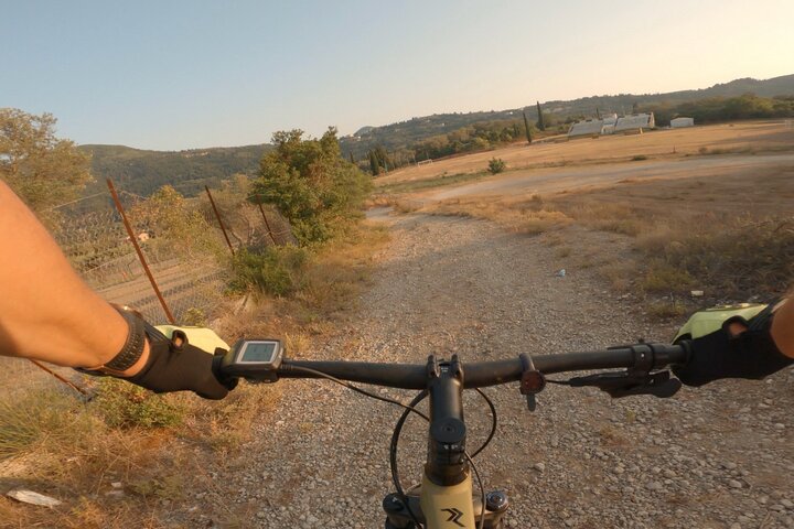 e-MTB Tour Agii Deka - Stavros Mountain - Achilleion Palace - Image 3