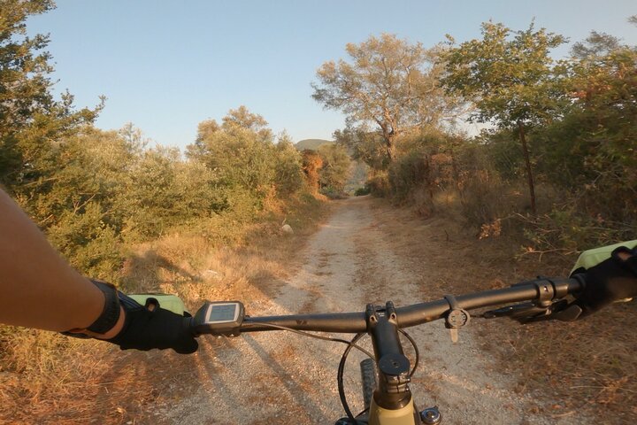 e-MTB Tour Agii Deka - Stavros Mountain - Achilleion Palace - Image 2