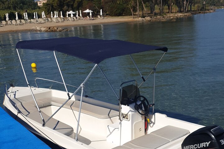 Motor boat hire in corfu Man 5,25. - Image 1