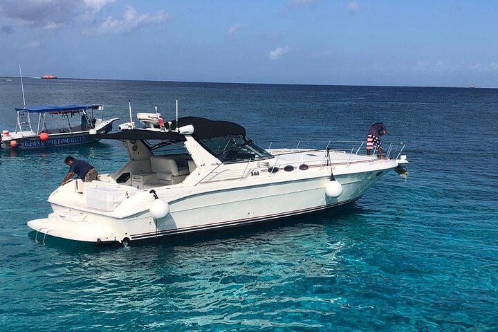 5 Hr Private Catamaran Cruise with lunch and drinks to 15-20 ppl - Image 5