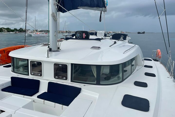 5 Hr Private Catamaran Cruise with lunch and drinks to 15-20 ppl - Image 1