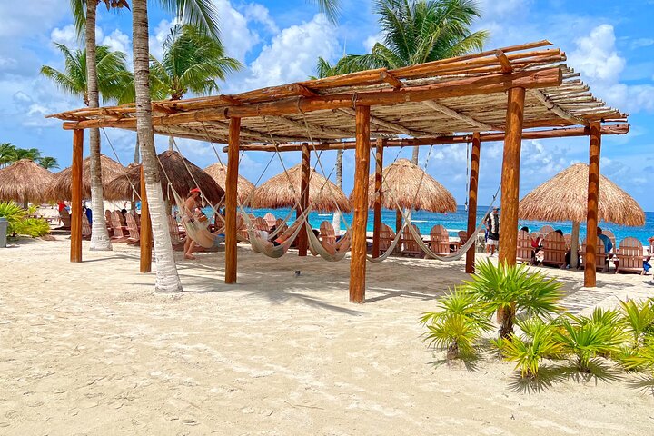 Chankanaab Park Cozumel Day Pass with Lunch and Open Bar - Image 5