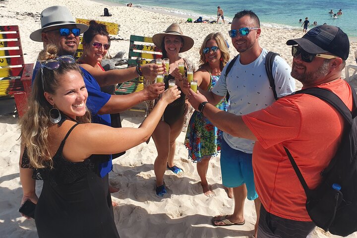 Cozumel 5-Hour Private Bar Crawl Tour - Image 3