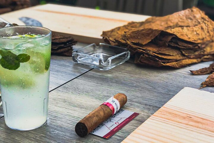 Cuban Cigar Master Class & Beach Break® with transfer - Image 1