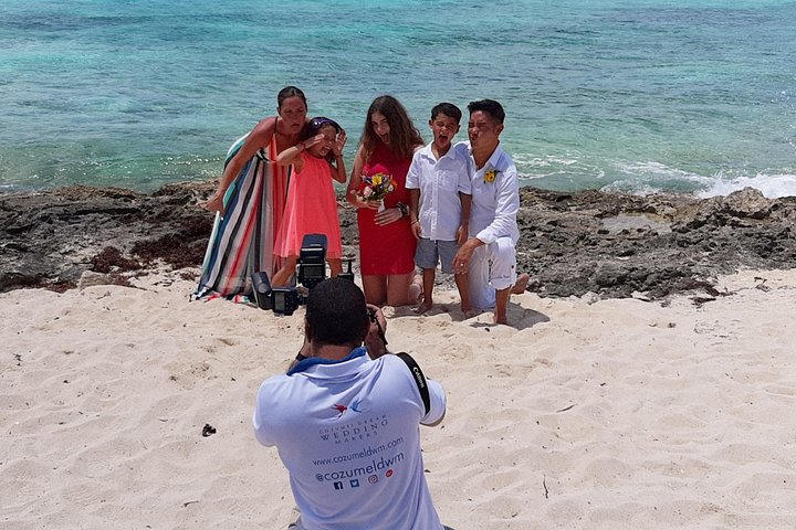 Deluxe Photography Session  - Image 2