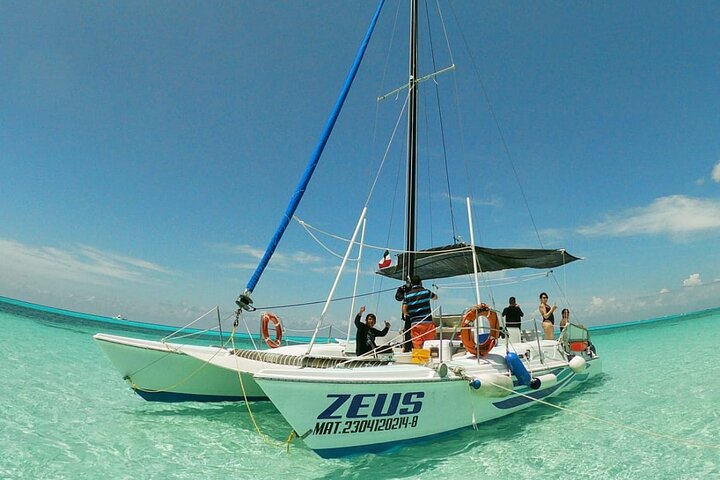 El Cielo reef by Catamaran with Beach Club  - Image 3