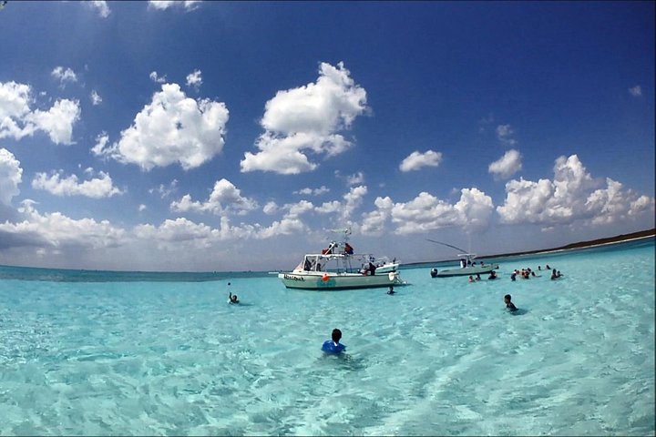 "First Lady" Private Marine Park Snorkel and El Cielo Sandbar Charter - Image 2