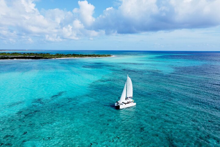 Lagoon 39ft Private Catamaran 6hr - El Cielo Full Experience  - Image 1