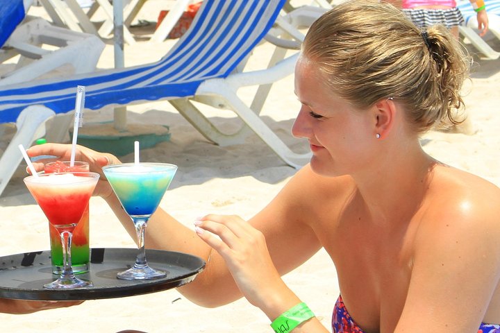 Playa Uvas Open Bar Exclusive Pass - Image 1